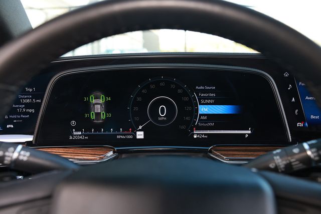 2023 Cadillac Escalade ESV RWD 4dr Luxury - 22935185 - 34