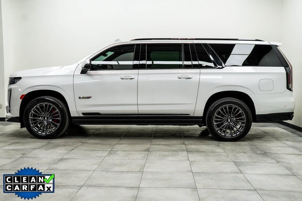 Cadillac Escalade ESV photo 9