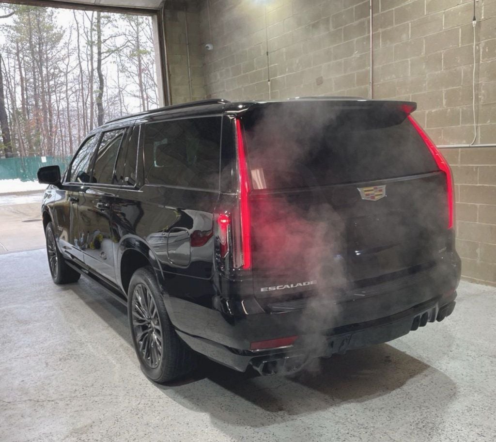 2023 Cadillac Escalade ESV V-Series - 22774370 - 3