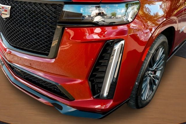 2023 Cadillac Escalade ESV V-Series's photo