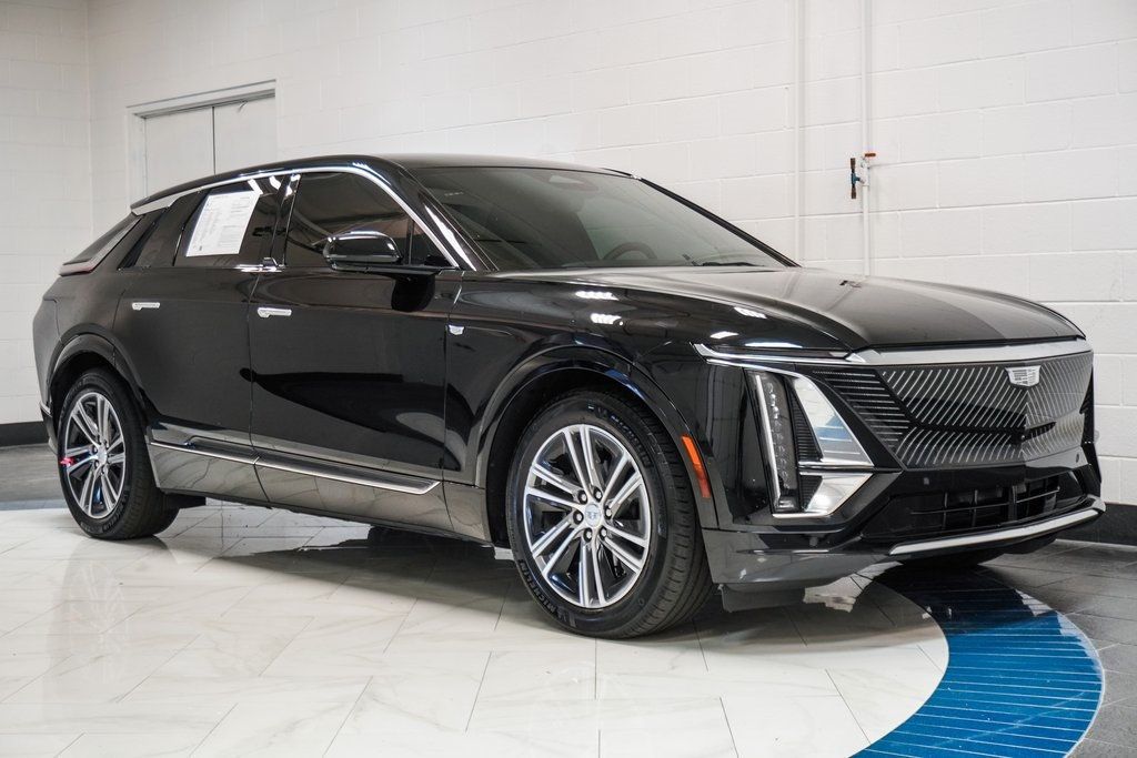 2023 Cadillac Lyriq Luxury photo 4