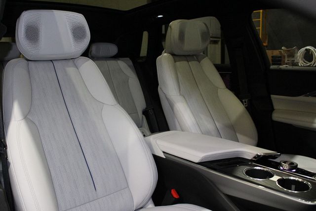 2023 Cadillac LYRIQ RWD 4dr Luxury - 22938497 - 32