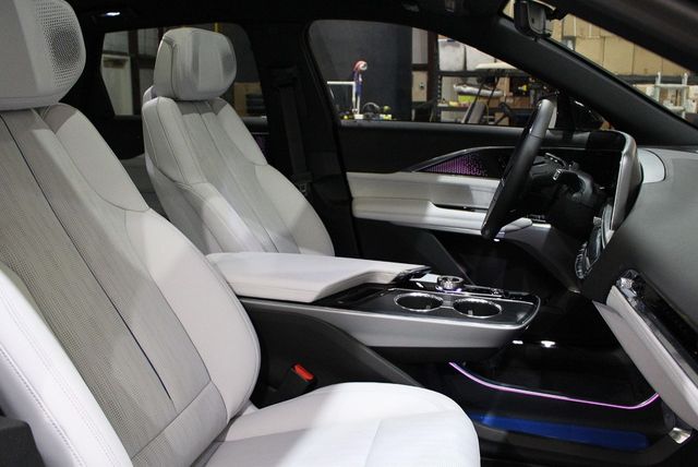 2023 Cadillac LYRIQ RWD 4dr Luxury - 22938497 - 36