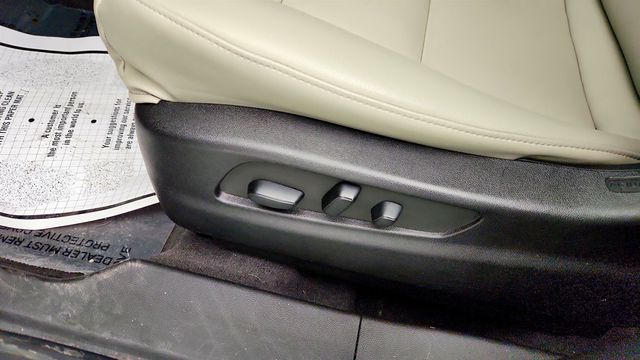 2023 Cadillac XT4 4dr Luxury w/ Power Sunroof + Cold Weather & Driver Assist. Pkgs - 22967979 - 11