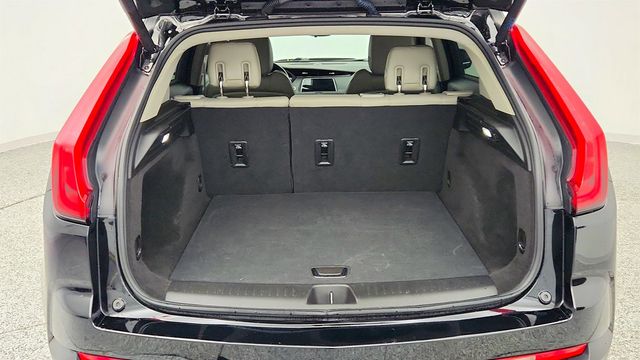 2023 Cadillac XT4 4dr Luxury w/ Power Sunroof + Cold Weather & Driver Assist. Pkgs - 22967979 - 22