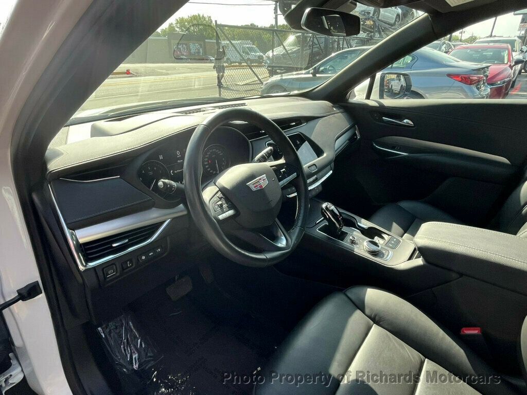 2023 Cadillac XT4 Premium Luxury photo 12