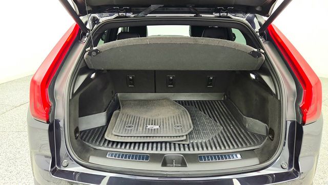 2023 Cadillac XT4 AWD 4dr Premium Luxury w/ Power Sunroof & CUE Navigation - 23019568 - 22