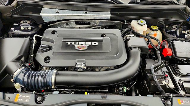 2023 Cadillac XT4 AWD 4dr Premium Luxury w/ Power Sunroof & CUE Navigation - 23019568 - 27