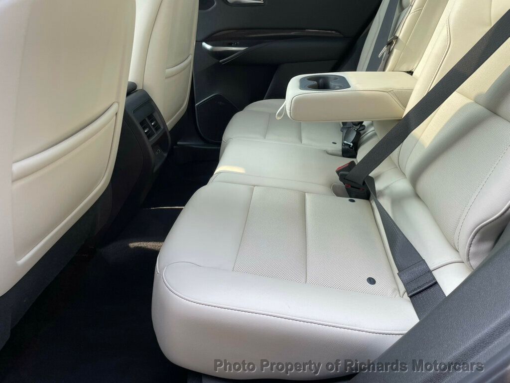 2023 Cadillac XT4 Sport photo 12