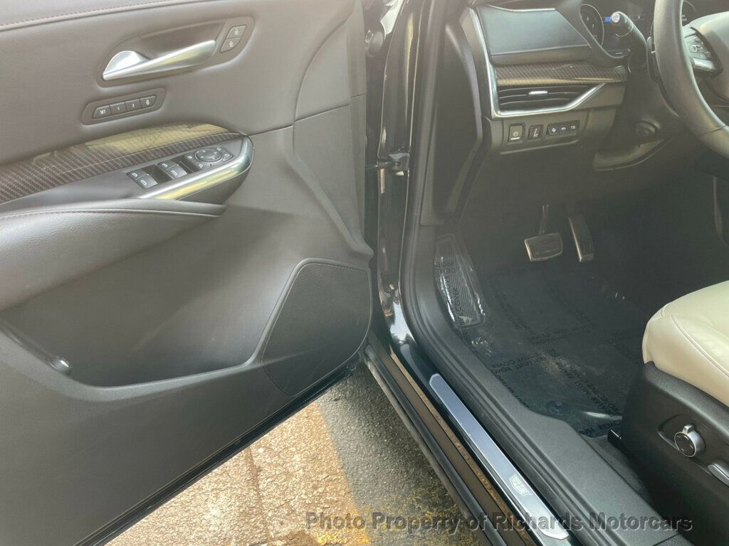 2023 Cadillac XT4 Sport photo 4