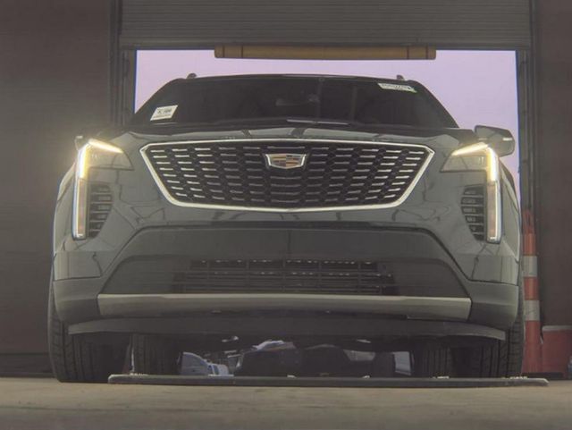 2023 Cadillac XT4 FWD 4dr Premium Luxury - 22960871 - 3