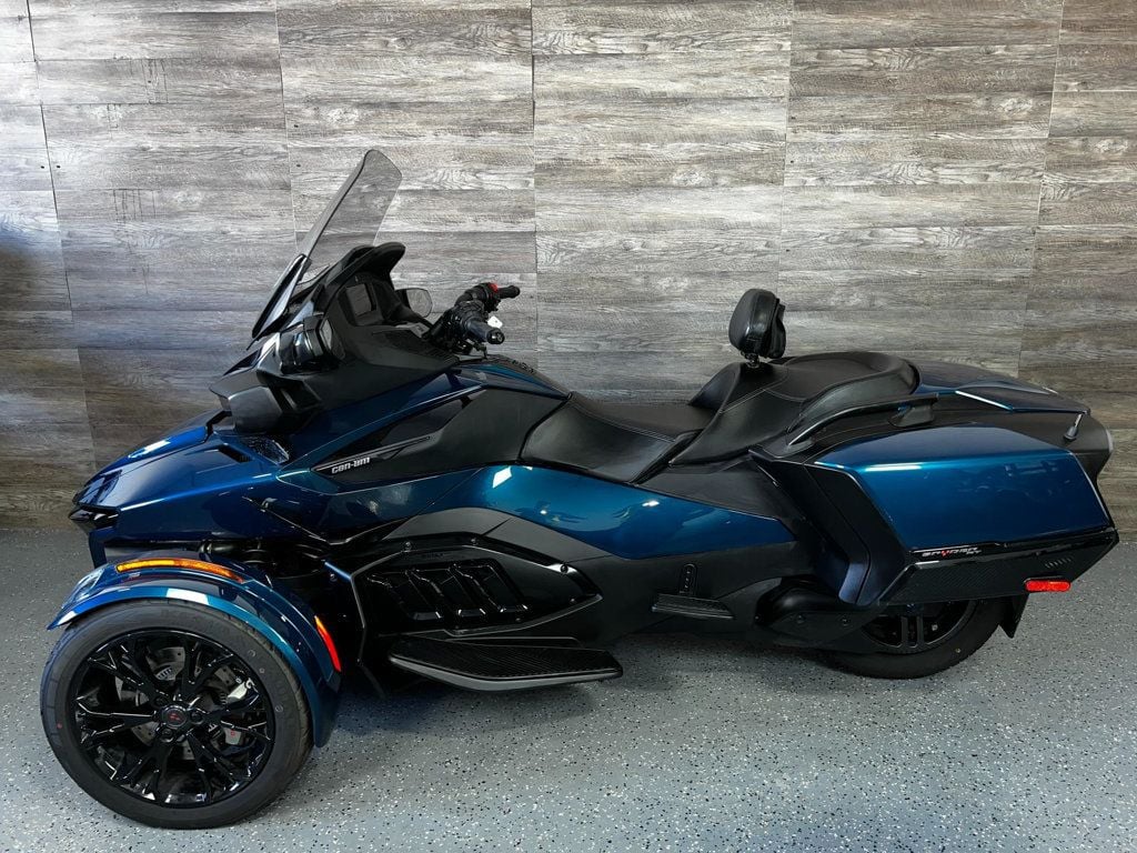 2023 Can-Am Spyder RT SE6 One Owner! - 22573080 - 9