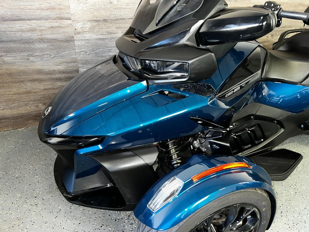 2023 Can-Am Spyder RT SE6 One Owner! - 22573080 - 11