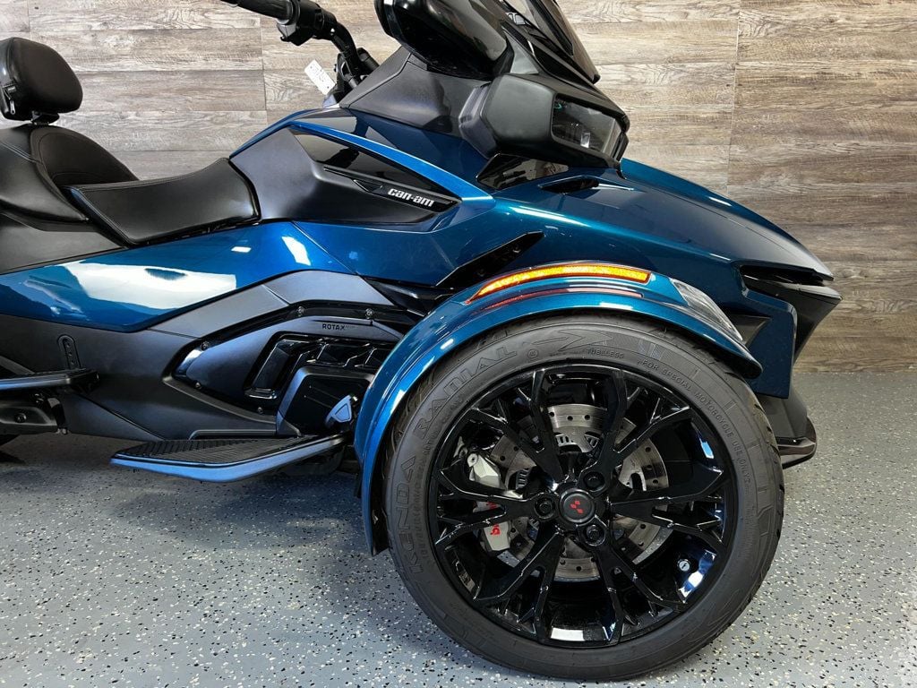 2023 Can-Am Spyder RT SE6 One Owner! - 22573080 - 7