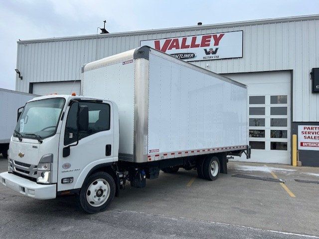 2023 Chevrolet 5500XD 2023 CHEVY 5500XD 20' BOX TRUCK - 23002785 - 0