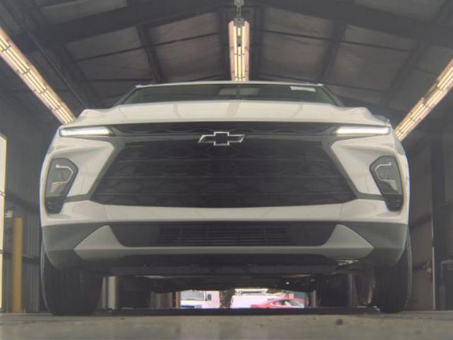 2023 Chevrolet Blazer FWD 4dr LT w/2LT - 23045614 - 3