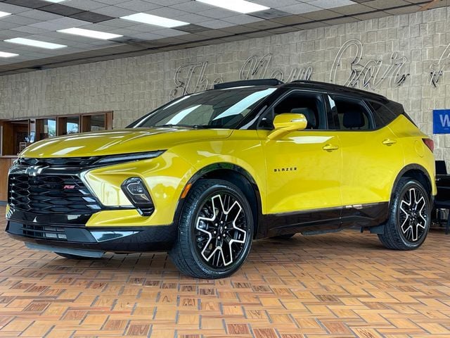 2023 Chevrolet Blazer FWD 4dr RS - 23023219 - 3