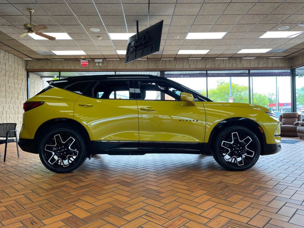 2023 Chevrolet Blazer FWD 4dr RS - 23023219 - 6