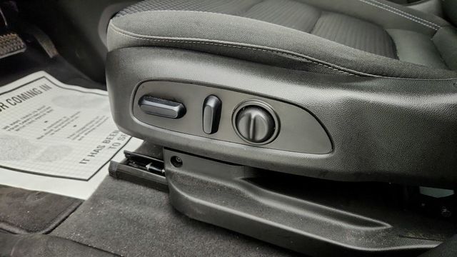 2023 Chevrolet Bolt EUV 4dr LT with Comfort and Driver Confidence Packages - 22941013 - 10