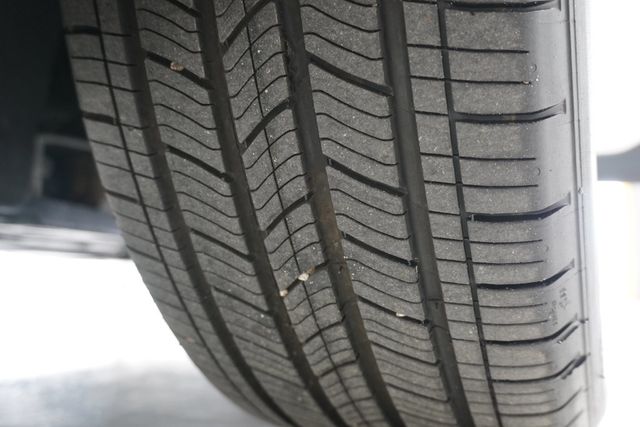 2023 Chevrolet Bolt EUV FWD 4dr LT - 22949407 - 25