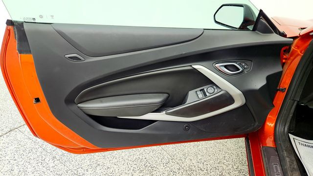 2023 Chevrolet Camaro 2dr Convertible 1LT w/ RS Package & 20'' Wheels - 23013787 - 10