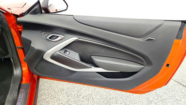 2023 Chevrolet Camaro 2dr Convertible 1LT w/ RS Package & 20'' Wheels - 23013787 - 22