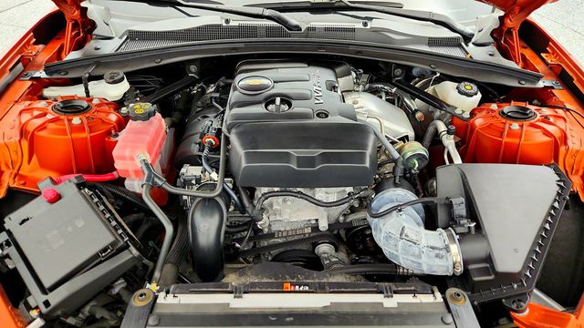 2023 Chevrolet Camaro 2dr Convertible 1LT w/ RS Package & 20'' Wheels - 23013787 - 23