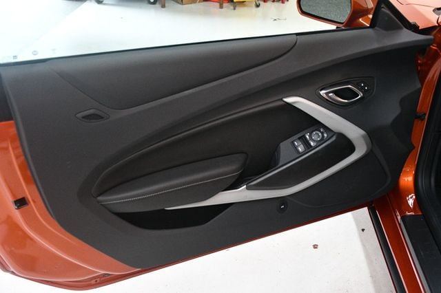 2023 Chevrolet Camaro 2dr Convertible LT1 - 22920569 - 29