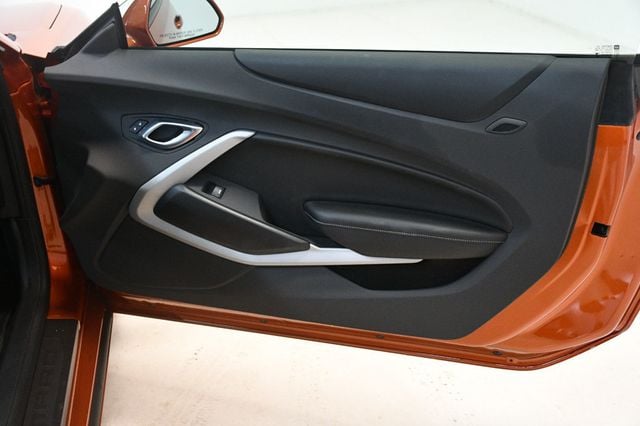 2023 Chevrolet Camaro 2dr Convertible LT1 - 22920569 - 30