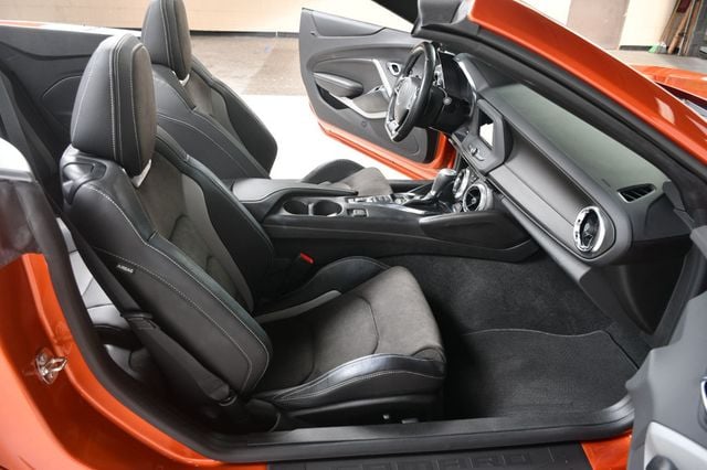 2023 Chevrolet Camaro 2dr Convertible LT1 - 22920569 - 35