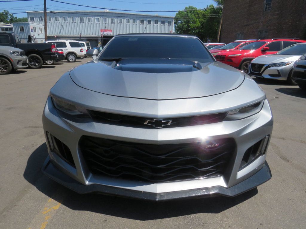 2023 Chevrolet Camaro ZL1 photo 2