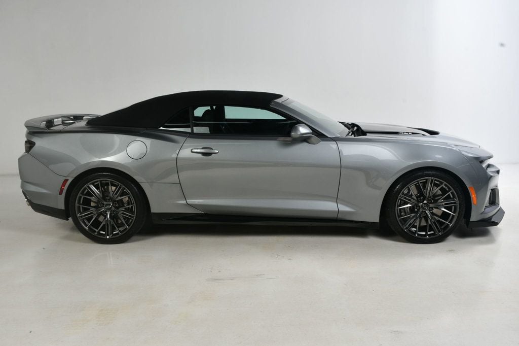 2023 Chevrolet Camaro ZL1 photo 4