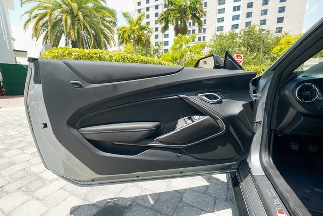 2023 Chevrolet Camaro 2dr Coupe 1SS - 23042681 - 52
