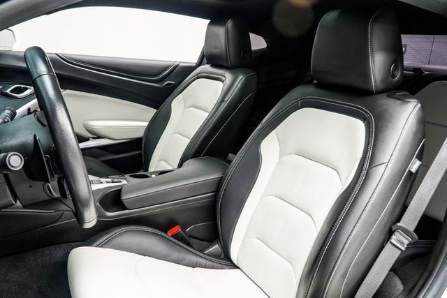 2023 Chevrolet Camaro 2dr Coupe 3LT - 22939429 - 34