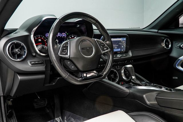 2023 Chevrolet Camaro 2dr Coupe 3LT - 22939429 - 4