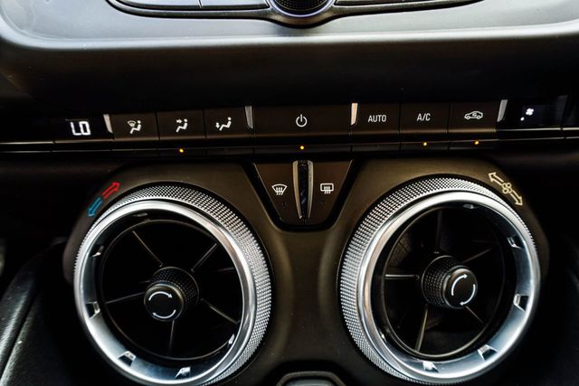 2023 Chevrolet Camaro 2dr Coupe LT1 - 22987655 - 23