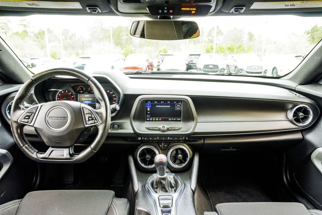 2023 Chevrolet Camaro 2dr Coupe LT1 - 22987655 - 4