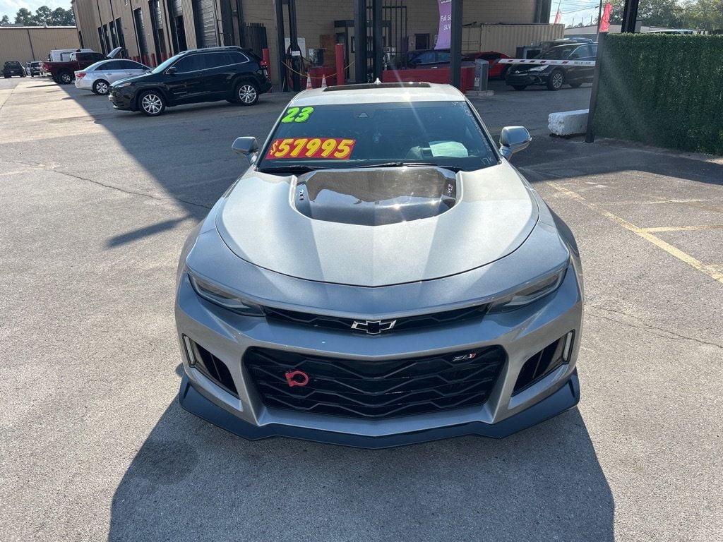 2023 Chevrolet Camaro ZL1 photo 2