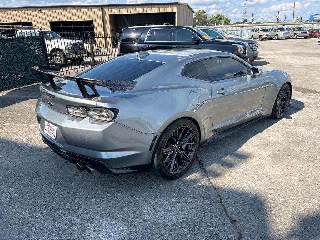 2023 Chevrolet Camaro ZL1 photo 4