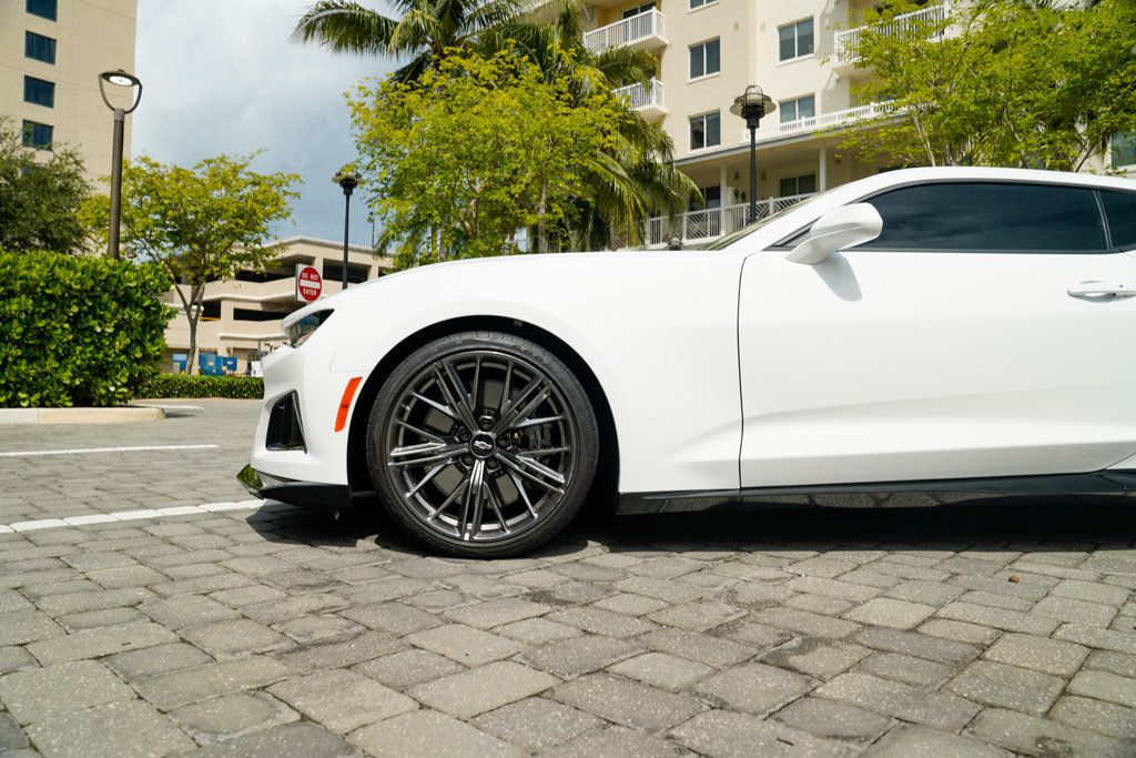 2023 Chevrolet Camaro ZL1 photo 13