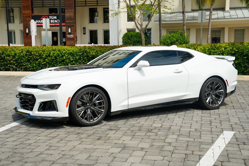 2023 Chevrolet Camaro ZL1 photo 2