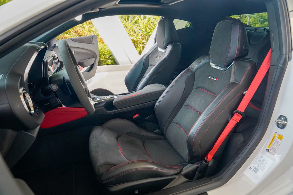 2023 Chevrolet Camaro ZL1 photo 3