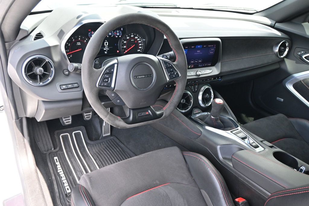 2023 Chevrolet Camaro ZL1 Coupe photo 3