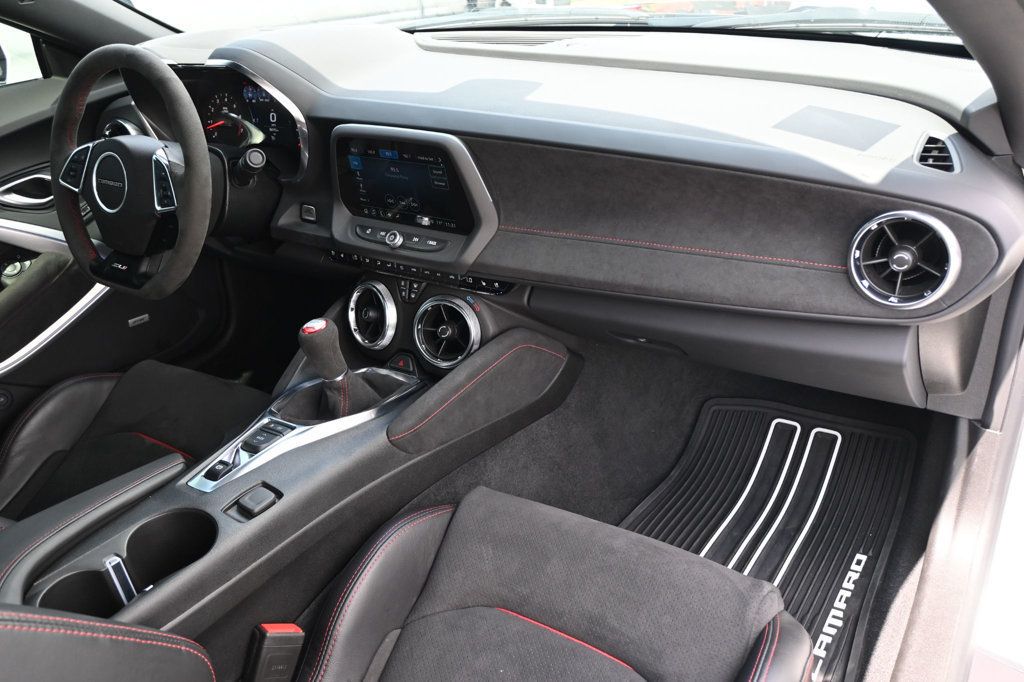2023 Chevrolet Camaro ZL1 Coupe photo 4