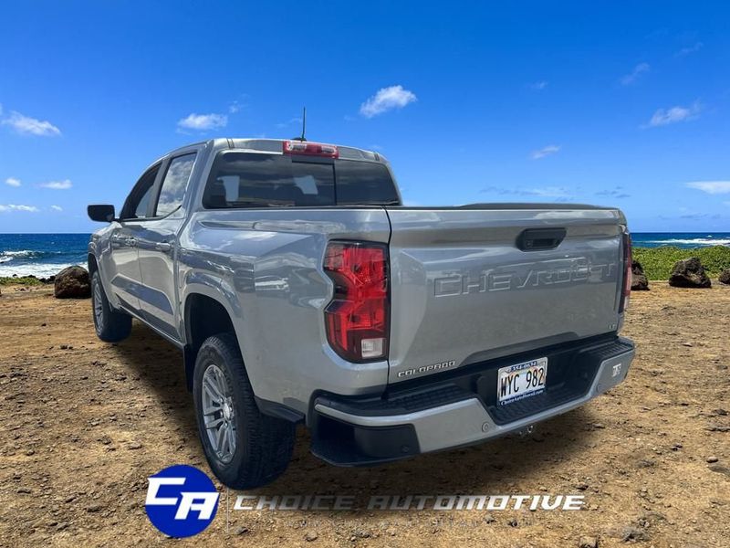 2023 Chevrolet Colorado LT photo 2