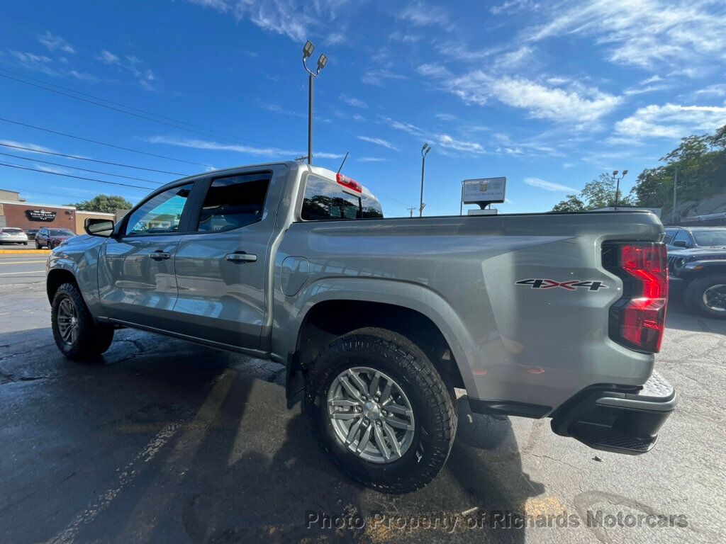 2023 Chevrolet Colorado 4WD Crew Cab LT - 22572821 - 11