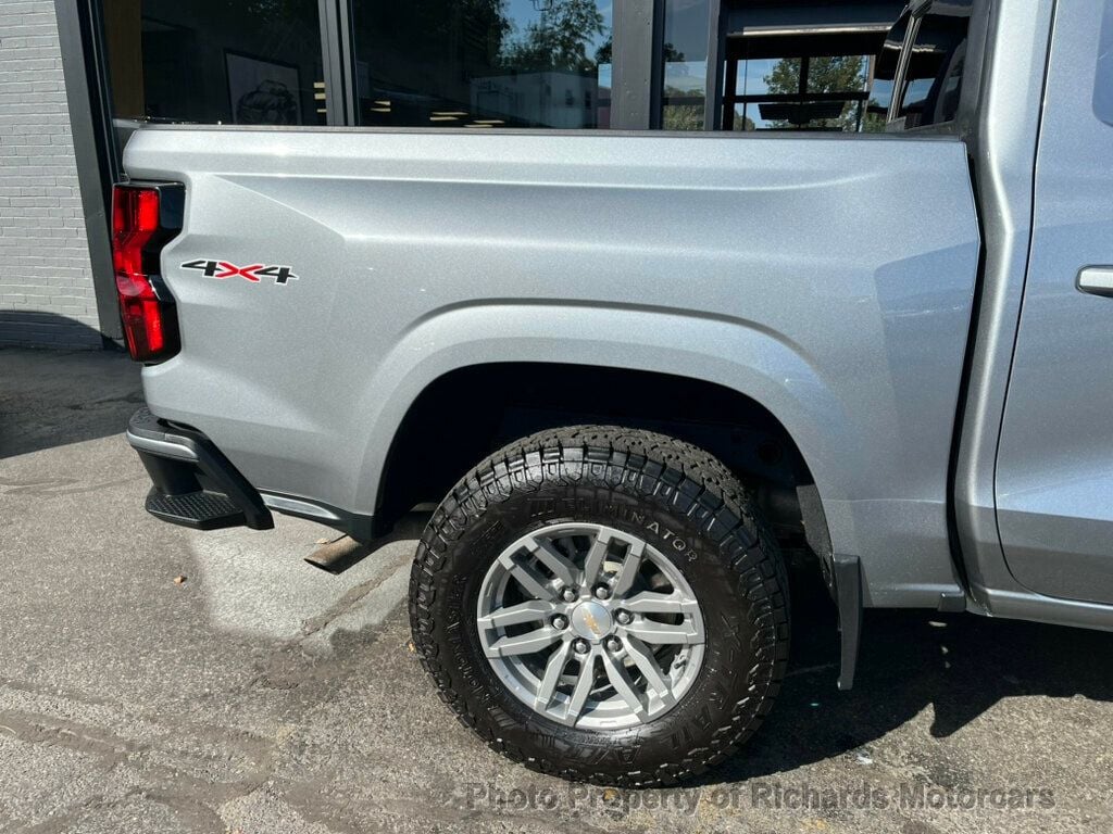 2023 Chevrolet Colorado 4WD Crew Cab LT - 22572821 - 3