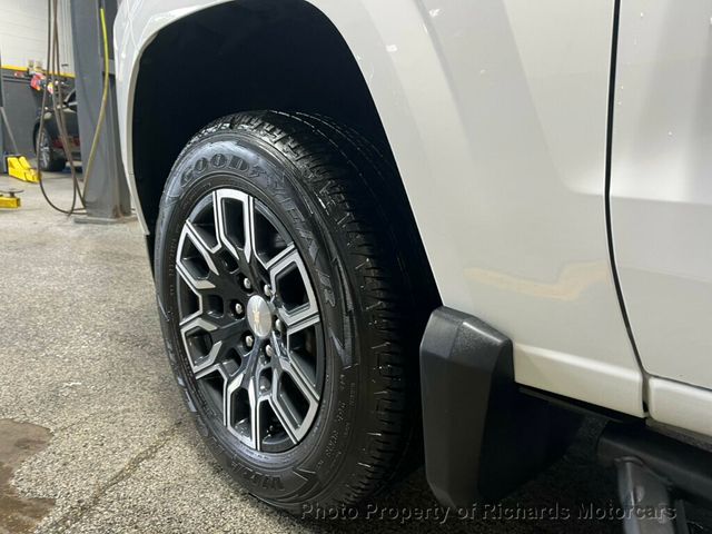 2023 Chevrolet Colorado 4WD Crew Cab LT - 22922046 - 9