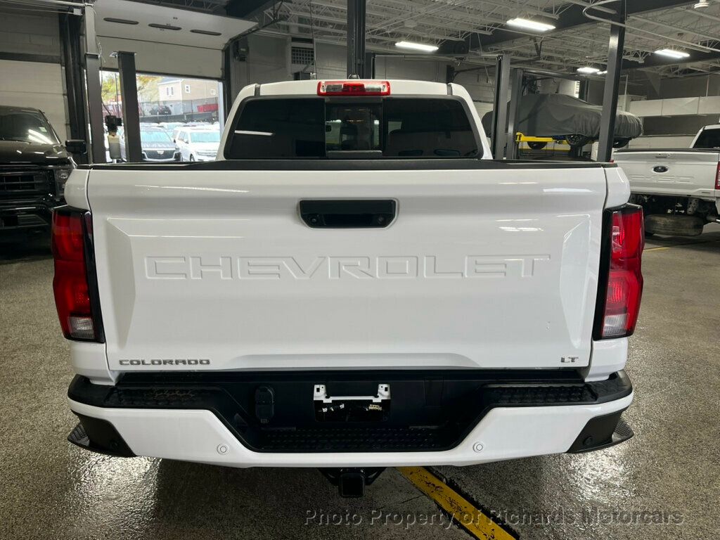 2023 Chevrolet Colorado LT photo 4