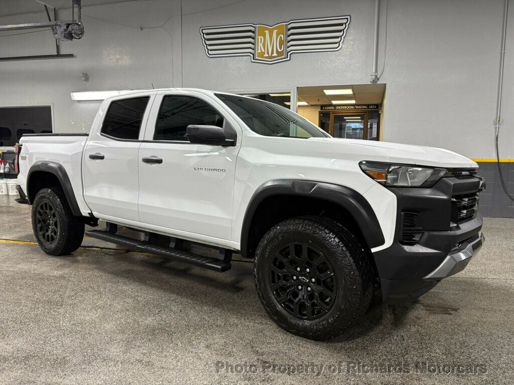 2023 Chevrolet Colorado 4WD Crew Cab Trail Boss - 22945961 - 0